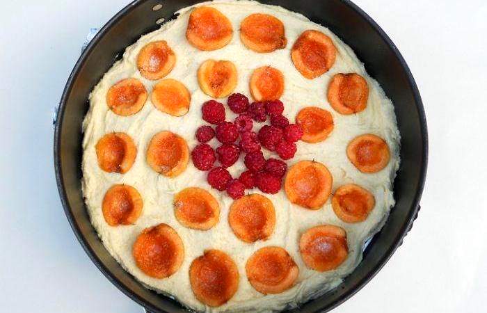 Рецепт Бисквитный пирог с абрикосами  шаг-4