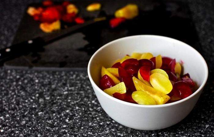Рецепт Блины со сливой, медом и рикоттой  шаг-4