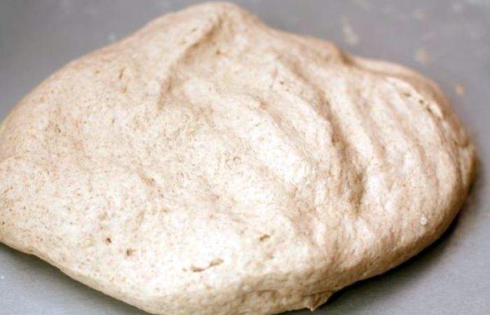 Рецепт Хлеб с орехами, базиликом и козьим сыром шаг-3