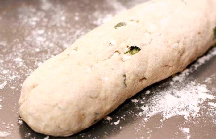 Рецепт Хлеб с орехами, базиликом и козьим сыром шаг-8