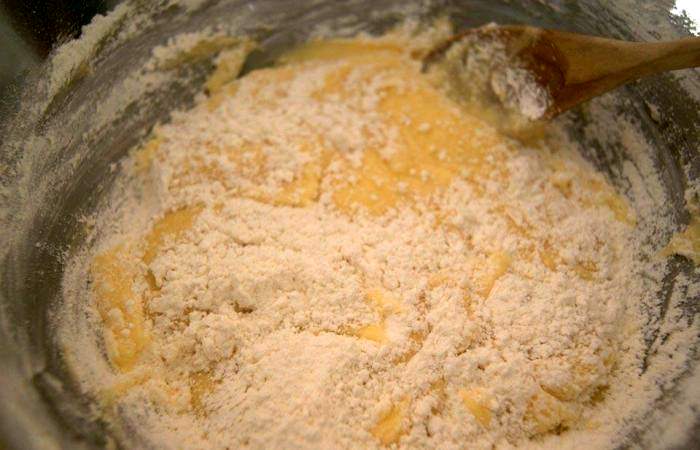 Рецепт Кексы с картофелем и орехами шаг-6