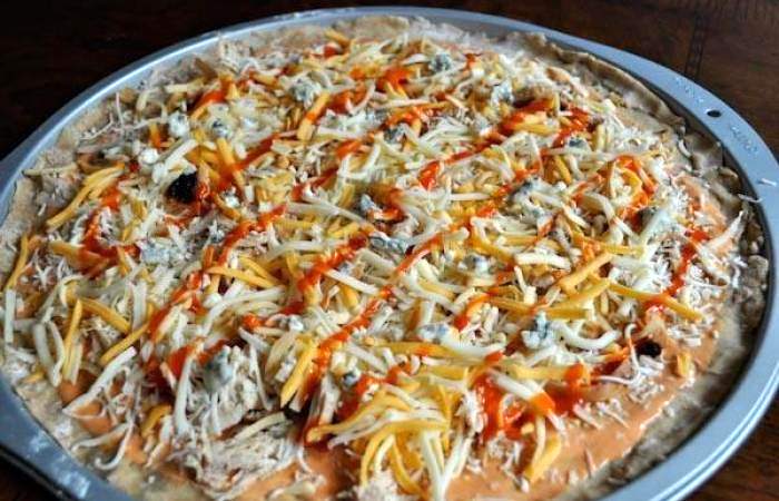 Рецепт Пицца с курицей и сыром шаг-5