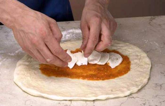 Рецепт Пирог с начинкой из сыра и ветчины  шаг-4