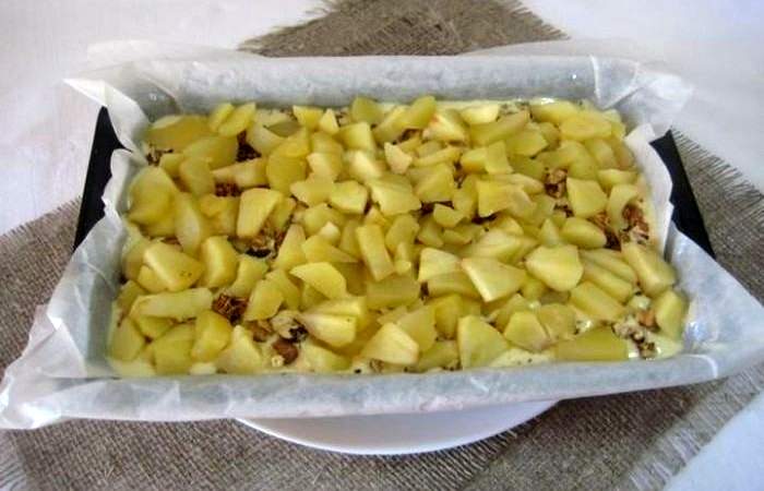 Рецепт Пирог с яблоками и грецкими орехами шаг-7