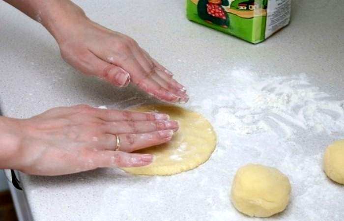 Рецепт Пирожки с грибами из картофельного теста шаг-9