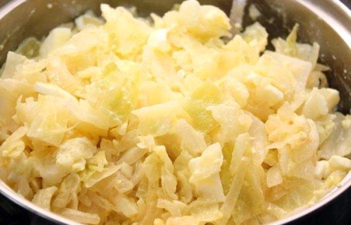 Рецепт Пирожки с капустой и яйцом шаг-9