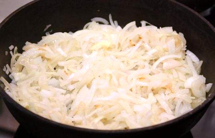 Рецепт Пирожки с капустой и яйцом шаг-8
