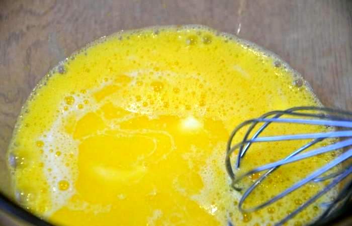 Рецепт Пирожки с яйцом и ветчиной шаг-3