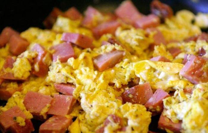 Рецепт Пирожки с яйцом и ветчиной шаг-5