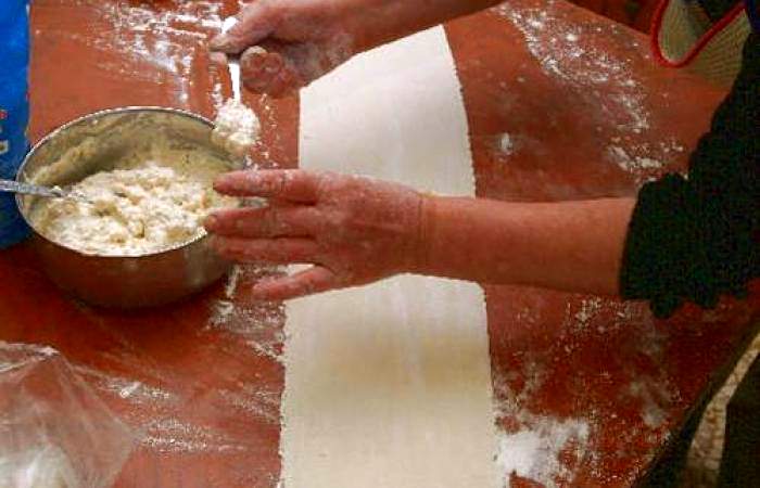 Рецепт Пирожки со сливочным сыром на сковороде шаг-3