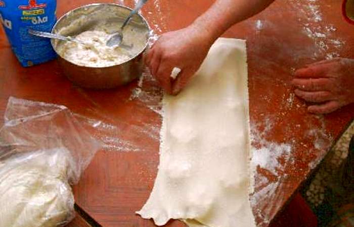 Рецепт Пирожки со сливочным сыром на сковороде шаг-5