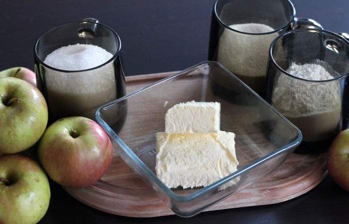 Рецепт Сухой яблочный пирог шаг-1
