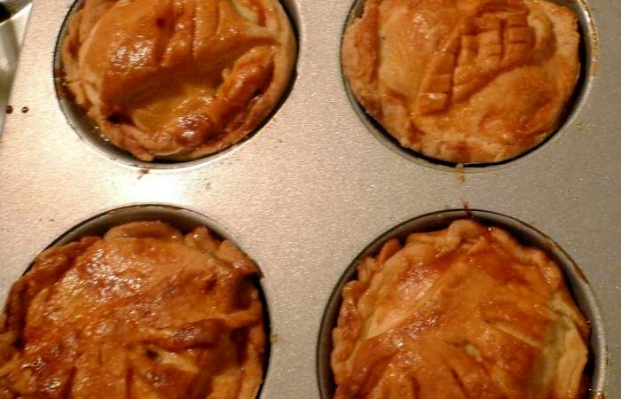 Рецепт Вкусные пирожки с яблоками шаг-10
