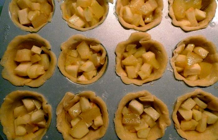 Рецепт Вкусные пирожки с яблоками шаг-8