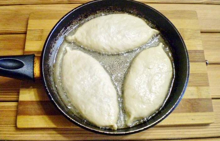 Рецепт Жареные пирожки с капустой и грибами шаг-12