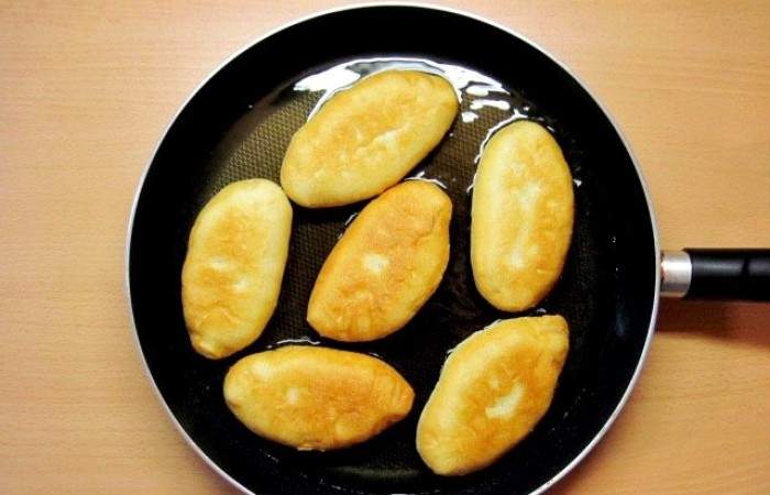 Рецепт Жареные пирожки с картошкой шаг-18