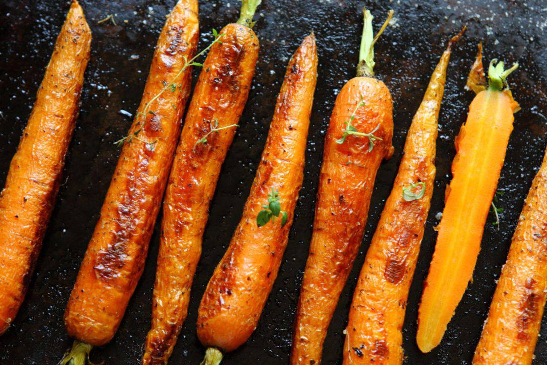 Печеная морковь. Печеная морковка. Запеченная морковь. Морковь в духовке. Морковь на гриле.