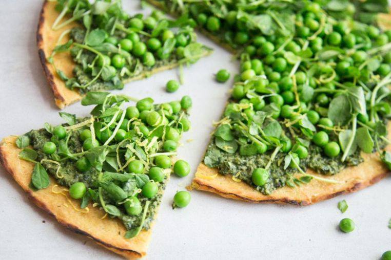 Рецепт Зелёная пицца с горошком и песто Готовим Закуски Зелёная пицца с горошком и песто
