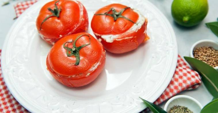 Рецепт Фаршированные помидоры с сыром фета шаг-1