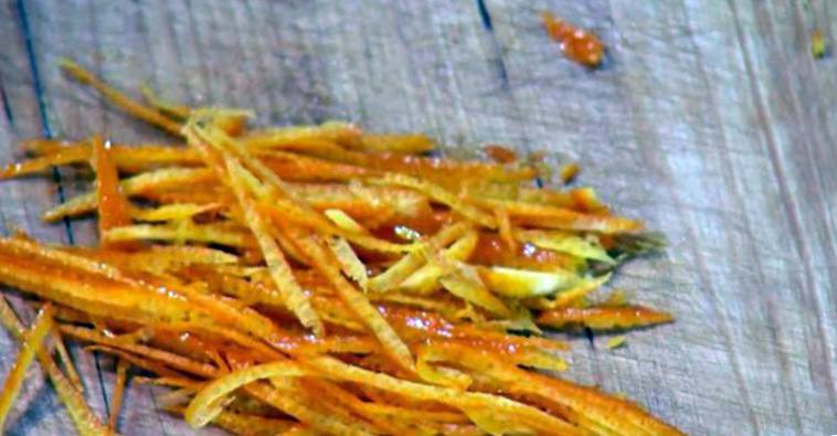 Рецепт Хрустящие кальмары с цикорием в апельсиново-кунжутной заправке  шаг-2