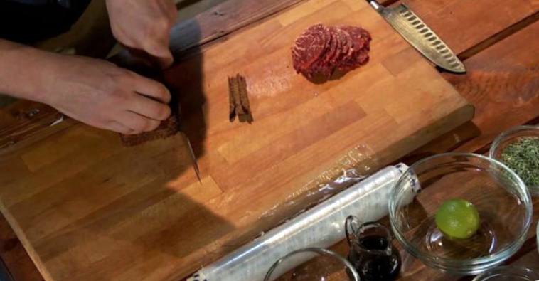 Рецепт Карпаччо из говядины на лопаточной кости  шаг-2