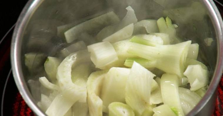 Рецепт Креветки в зелёном соусе шаг-1