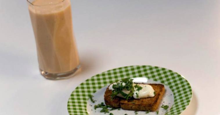 Рецепт Крисп-сэндвич с яйцом и напиток из зеленого чая шаг-6