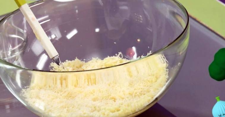 Рецепт Суфле из цветной капусты с сыром шаг-3