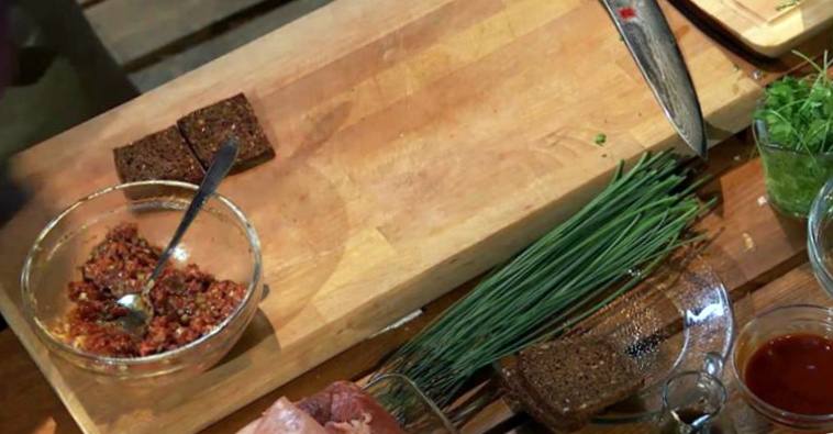 Рецепт Тартар из говядины с зелёной пастой шаг-3