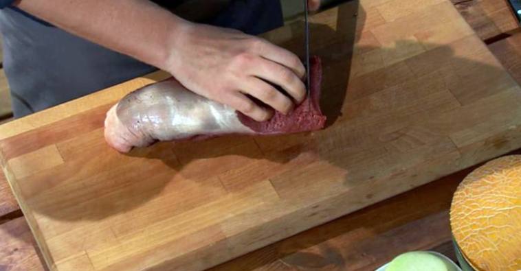 Рецепт Тартар из говядины со свежей дыней шаг-1