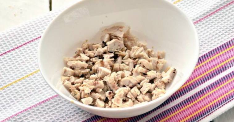 Рецепт Закуска из куриного мяса в тарталетках шаг-1
