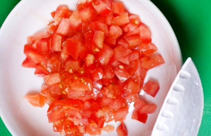 Рецепт Брускетта с лососем и помидорами шаг-3