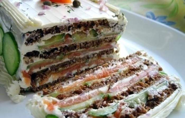 Рецепт Бутербродный торт с лососем и сливочным сыром шаг-8