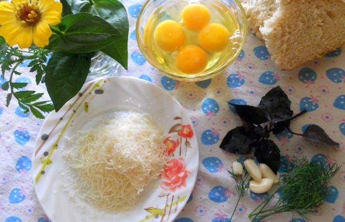 Рецепт Гренки с яйцом и пармезаном шаг-1
