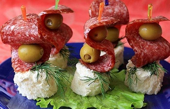 Рецепт Канапе на шпажках с салями Готовим Закуски Канапе на шпажках с салями