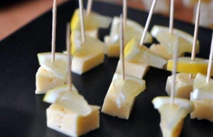 Рецепт Канапе с сыром, лимоном и мармеладом  шаг-2