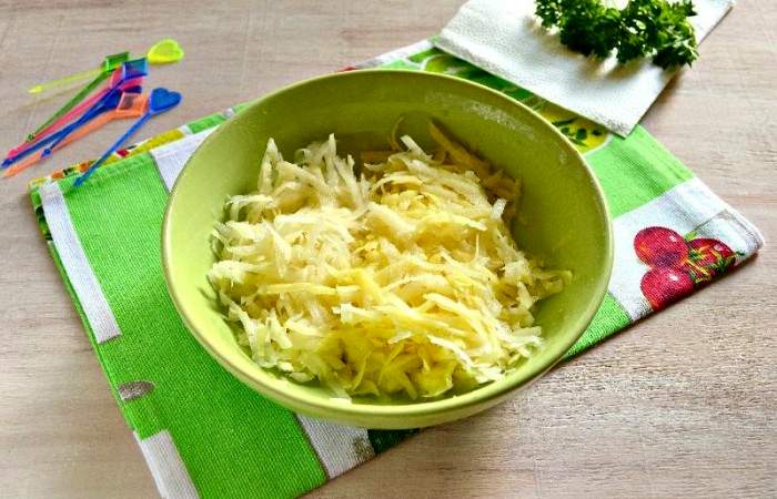 Рецепт Картофельные канапе с сельдью  шаг-2