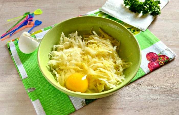 Рецепт Картофельные канапе с сельдью шаг-3