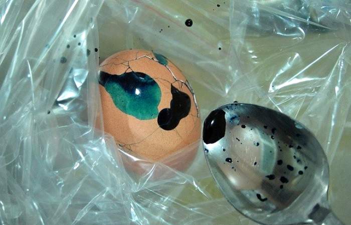 Рецепт Мраморные крашеные яйца шаг-3