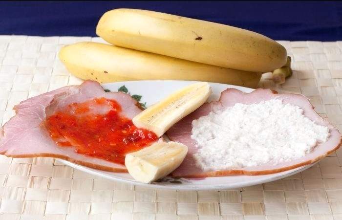 Рецепт Острые рулетики из ветчины с бананом  шаг-2