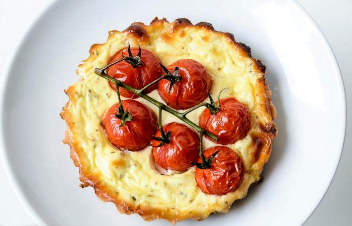 Рецепт Тарталетки с козьим сыром и помидорами шаг-11
