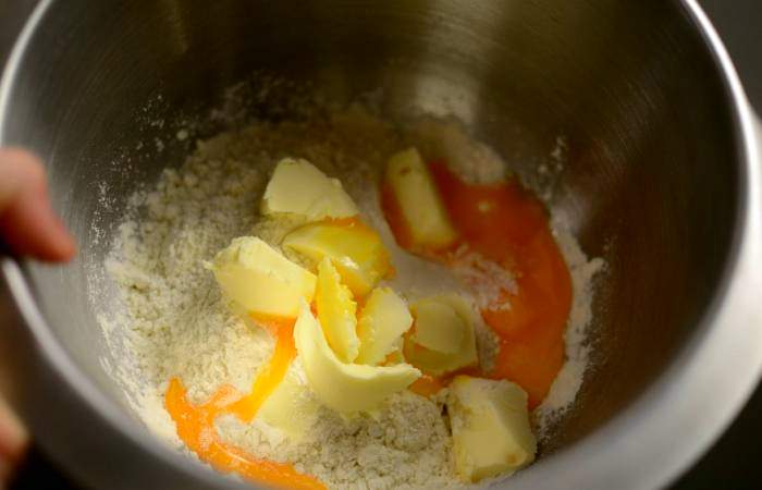 Рецепт Тарталетки с козьим сыром и помидорами шаг-1