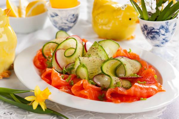 Рецепт Весенняя закуска из лосося с огурцами Готовим Закуски Весенняя закуска из лосося с огурцами