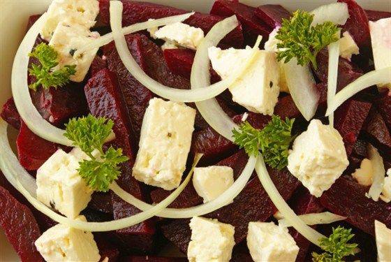 Рецепт Жареная свекла с карамелизованным луком и фетой Готовим Закуски Жареная свекла с карамелизованным луком и фетой