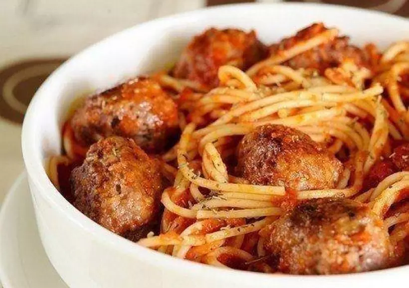 Готовим Закуски Спагетти с мясными шариками в соусе