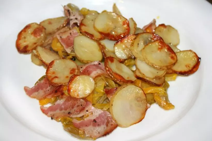 Готовим Мясо Запеченный картофель с беконом и болгарским перцем