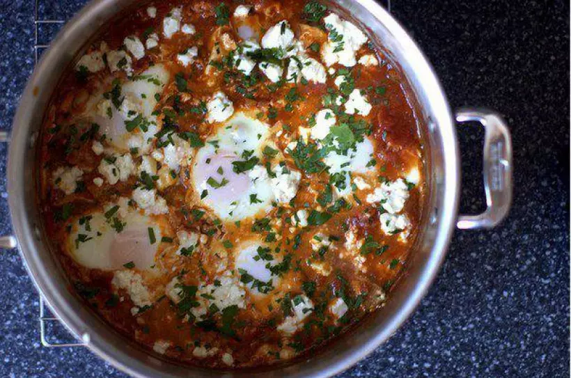 Готовим Яйца Яичница с помидорами, перцем и специями