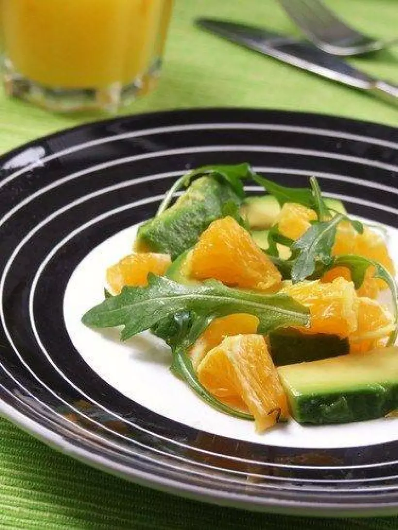 Готовим Салаты Зеленый салат с апельсинами и авокадо