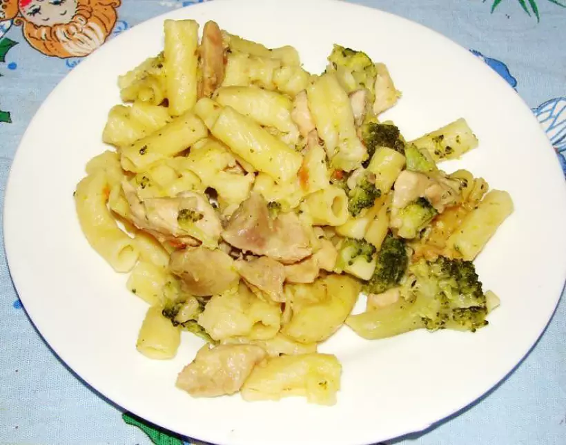 Готовим Мясо Макароны с курицей и брокколи под сырным соусом
