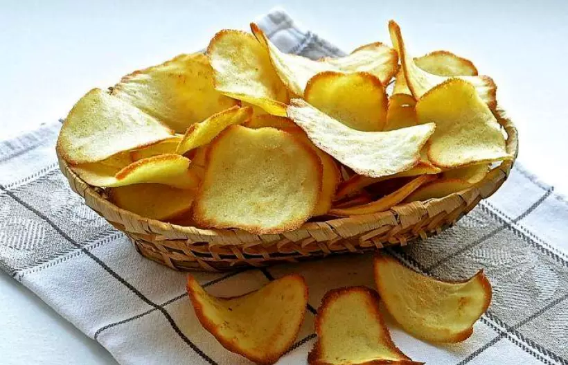Готовим Закуски Картофельные чипсы во фритюре